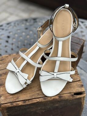 Talbots Bow Accent Flat Sandals White Strappy Summer Shoes